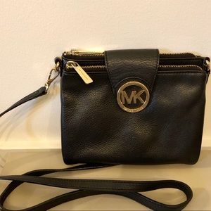 Black leather Michael Kors crossbody